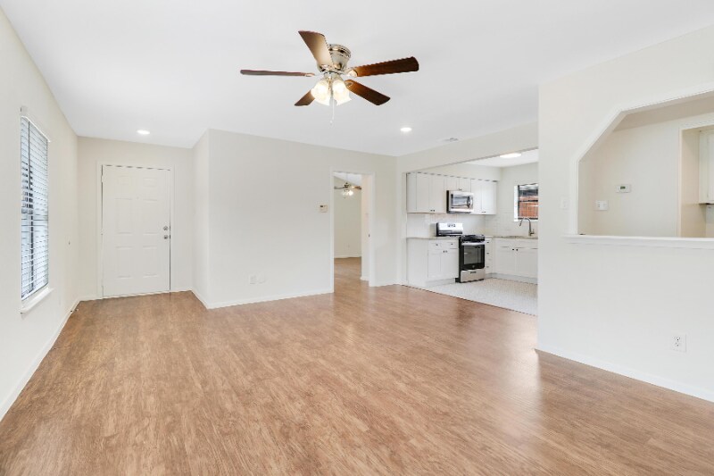 Building Photo - 5729 Pinon Vista Dr