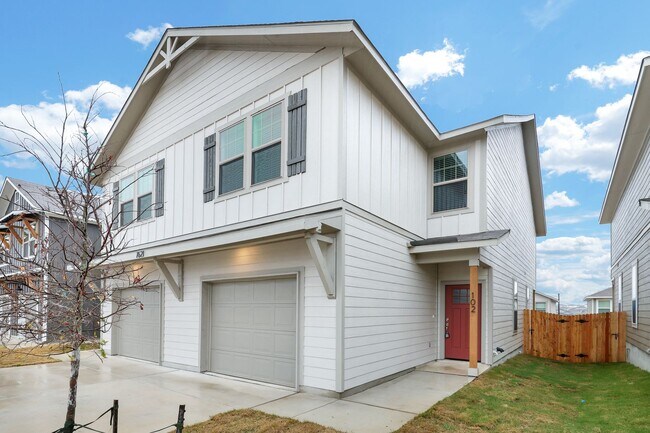 Building Photo - Beautifully Designed Townhome with Upscale Finishes