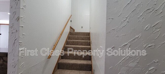 Building Photo - 7407 Kings Manor Ct