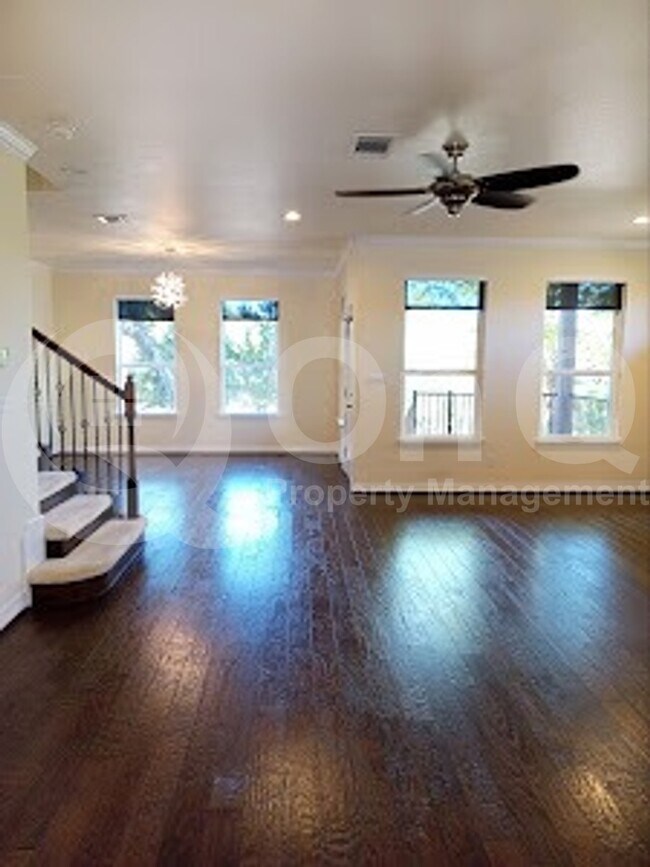 Building Photo - 12004 Terraza Cir