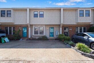 Building Photo - 2305 Breakers Ct