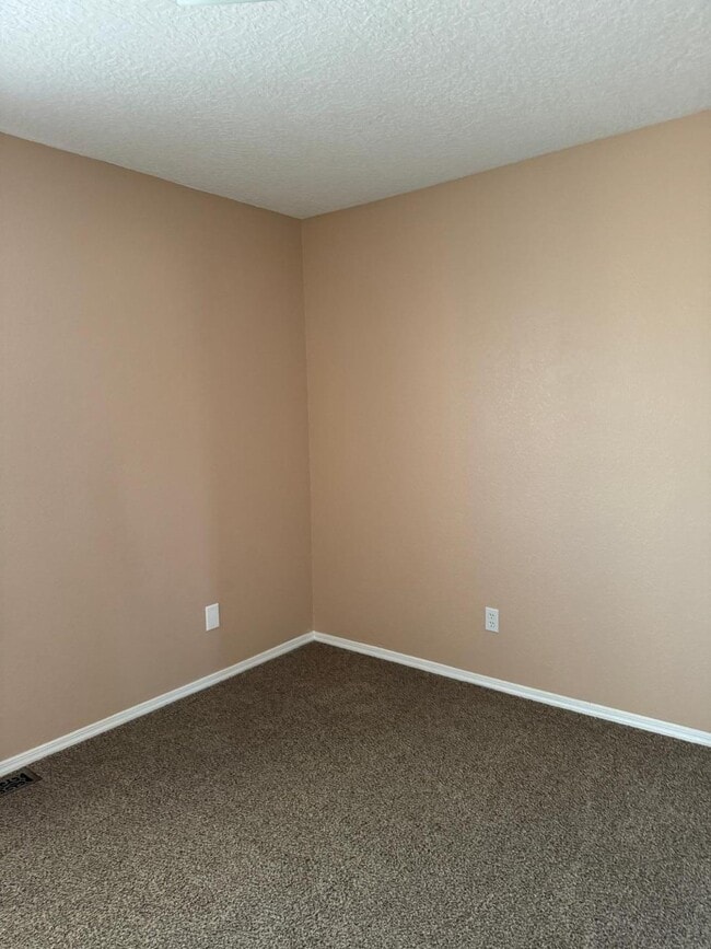 Building Photo - 10920 Tomatillo Ln SE