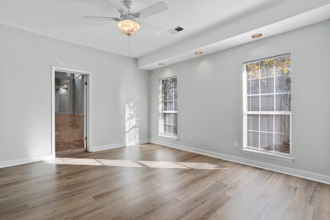 Building Photo - 9524 Pointe Aux Chenes Rd