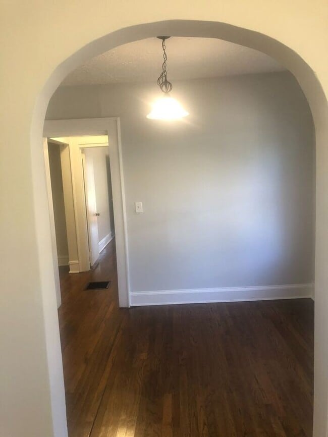 Building Photo - One bedroom one bath right on Adair Park and Beltline!!! Front porch overlooking park!
