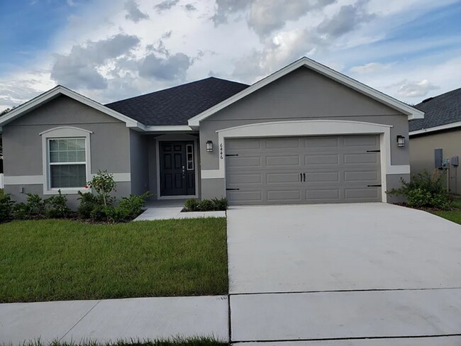 South Lakeland 3 bedroom 2 bath - South Lakeland 3 Bedroom 2 Bath Lakeland Fl Primary Photo 