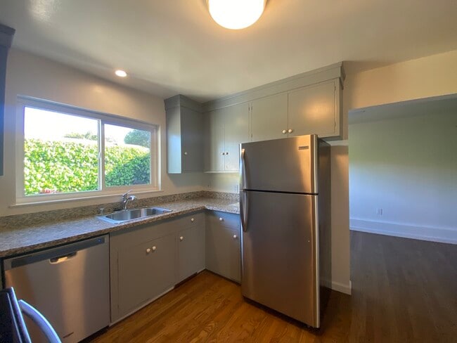 Building Photo - 2101 Trousdale Dr