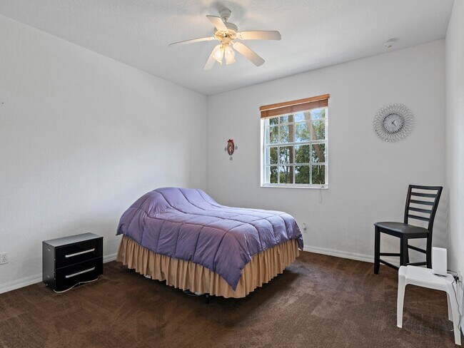 Building Photo - 9945 E Villa Cir