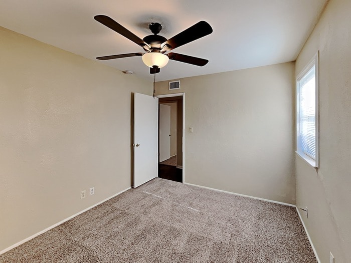 Building Photo - 764 Oakwood Ave