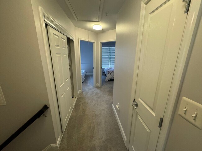 Building Photo - 819 Ramsay St