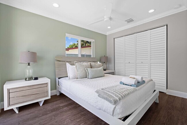 Building Photo - 2001 NW 36th St