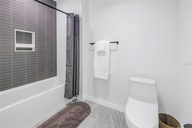 Building Photo - 777 3rd Ave N