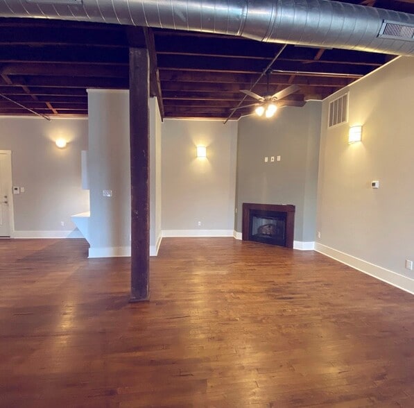Living Room - 1200 Commerce St