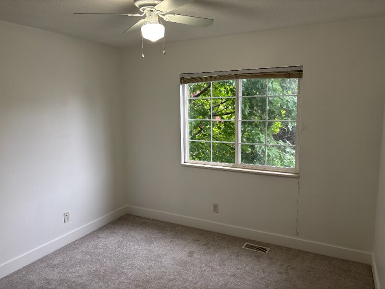 Building Photo - 504 N 2870 W