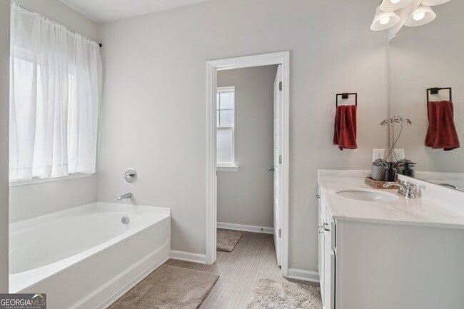 Building Photo - 3890 Clarington Dr