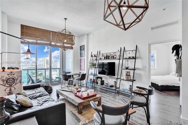 Building Photo - 7900 Harbor Island Dr