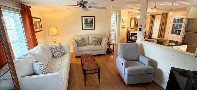 Building Photo - 161 Greenview Dr