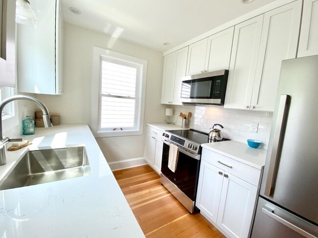 Building Photo - 31 Ziegler Ave