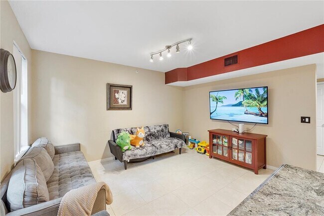 Building Photo - 6926 W Sample Rd