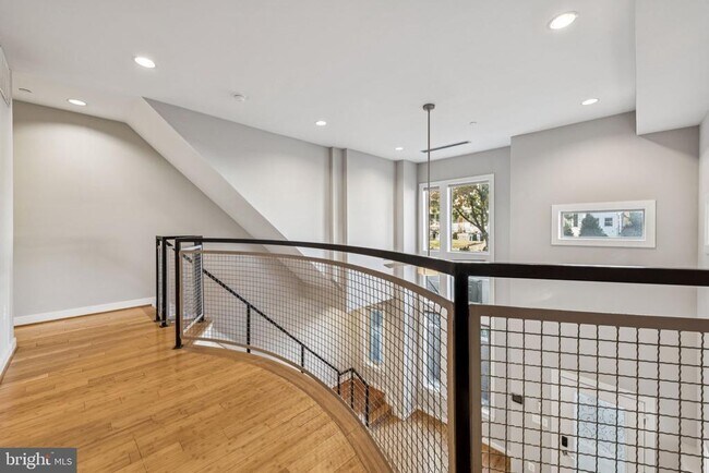 Building Photo - 241 R St NE