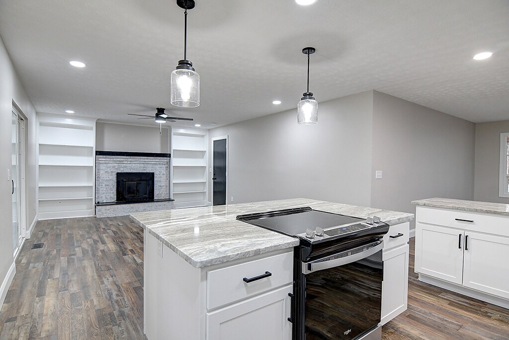 Building Photo - 1209 Nutwood Dr