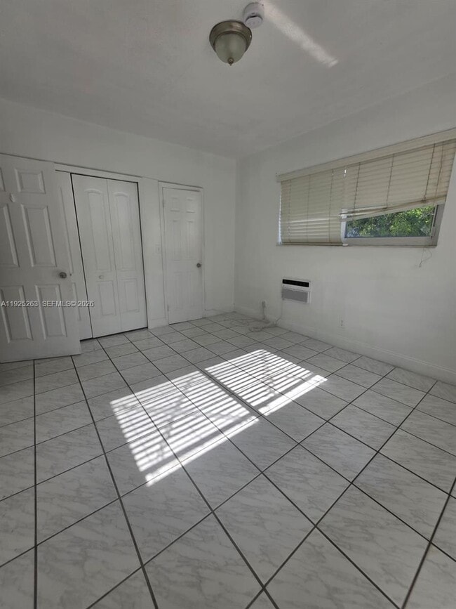 Building Photo - 7155 Rue Notre Dame