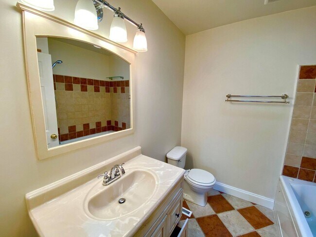 Building Photo - Exceptional 2bed/3ba Patterson Park Home - Large Rear Deck & Parking Pad!