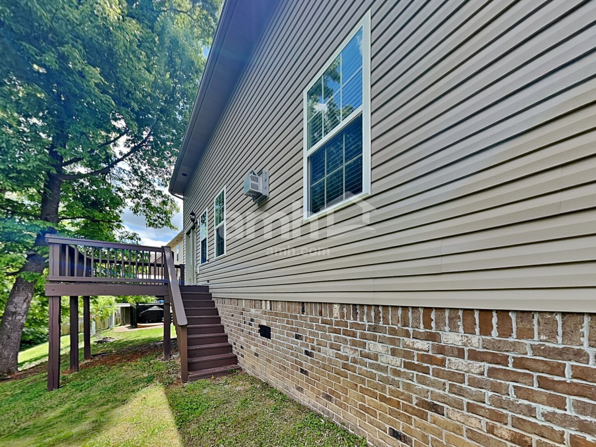 Building Photo - 6457 Sunnywood Dr