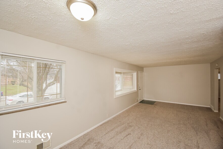 Building Photo - 5602 Culver St