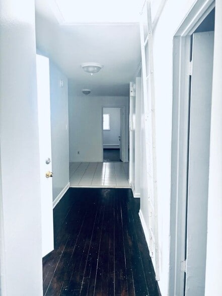 Building Photo - 3809 Review Pl