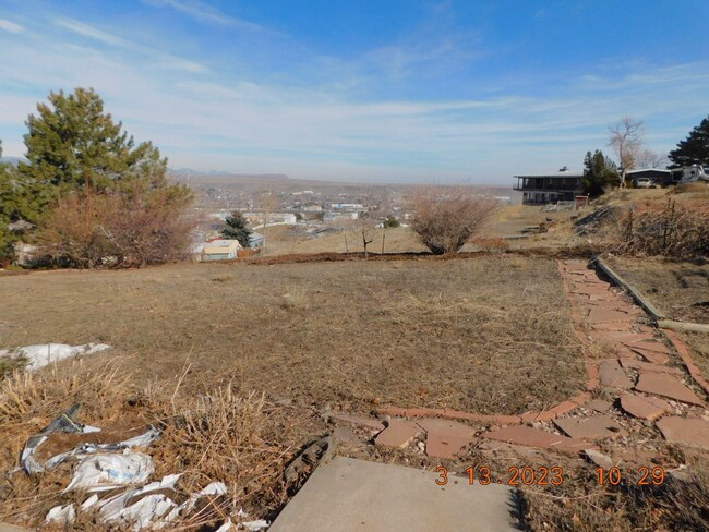 Building Photo - Corner lot home in Golden!