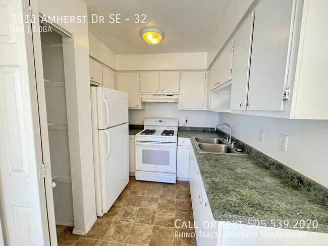 Building Photo - 1111 Amherst Dr SE