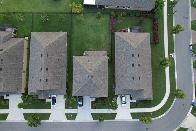 Building Photo - 4 Bedroom / 2.5 Bath House