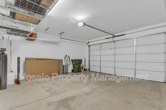 Building Photo - 1417 E Mark Ct