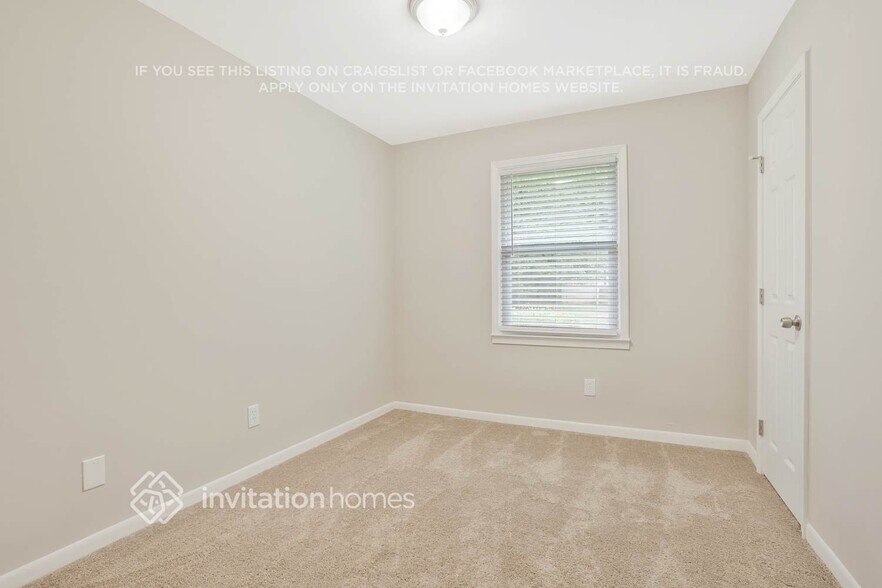 Building Photo - 415 Plainville Dr SW