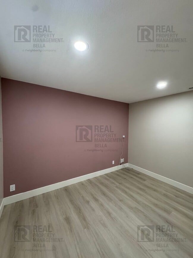 Building Photo - Remodeled Single-Story Corner Lot Home wit...