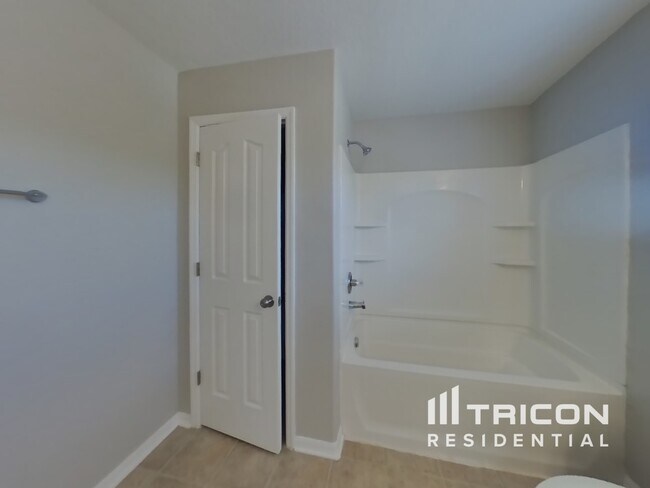 Building Photo - 9112 Bell Rock Pl