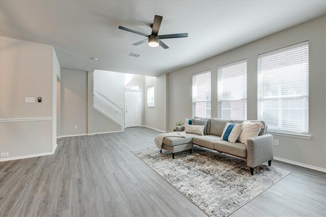 Building Photo - 1413 Ravenwood Dr