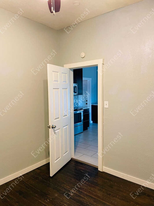 Building Photo - 111 Riverside Ave