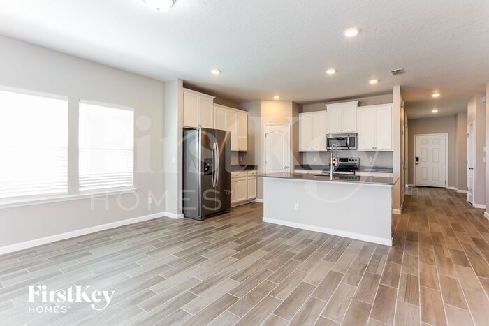 Building Photo - 1633 Mathews Manor Dr
