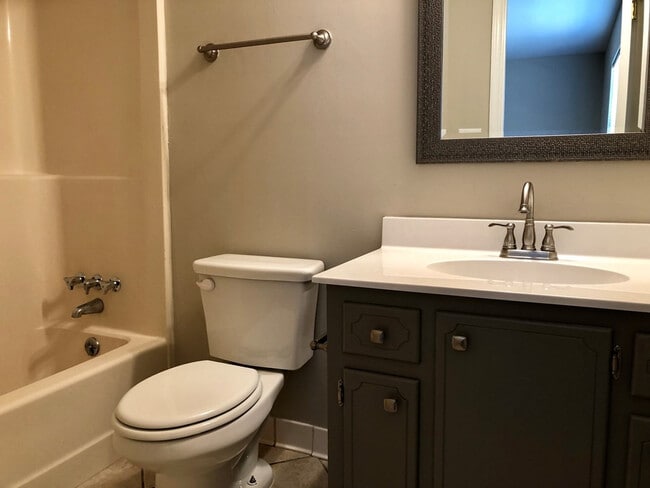 Building Photo - 3206 Kings View Ct