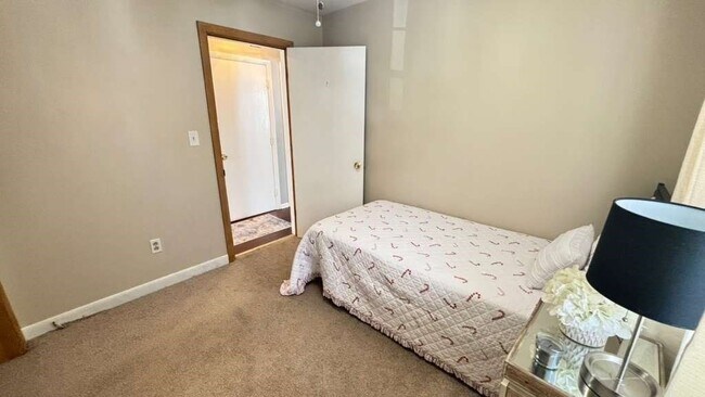 Building Photo - 48 High St