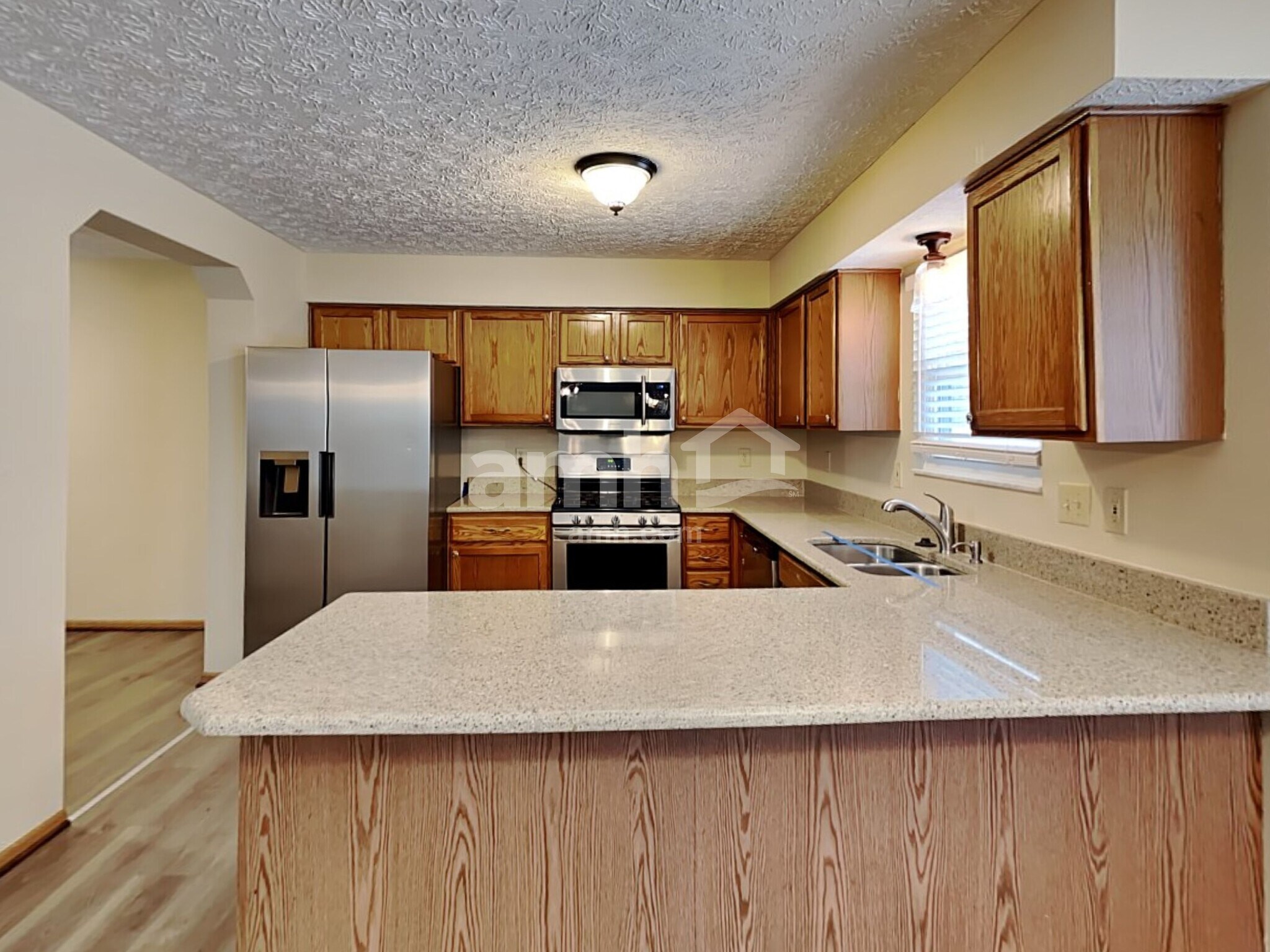 Building Photo - 254 Oxford Dr SW