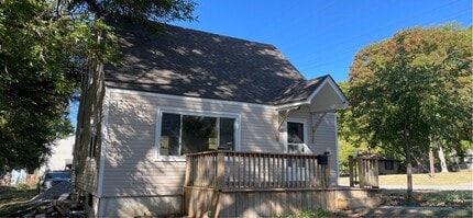 Building Photo - 923 N 10th St