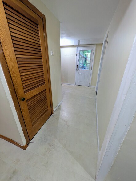 Building Photo - 12 Cascade Ct