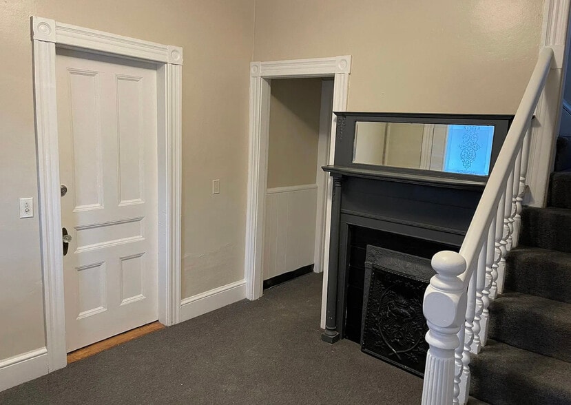 Building Photo - 464 Laurel Hill Ave