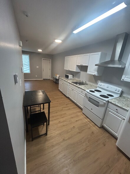 Building Photo - 1508 McHenry St