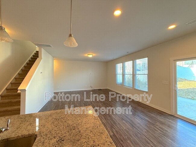 Building Photo - 706 Anglin Forest Way