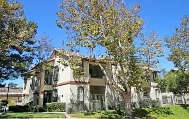 Building Photo - 10921 Sabre Hill Dr