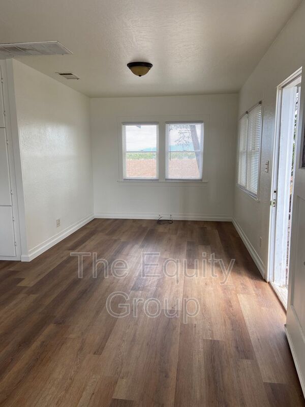 Building Photo - 33297 Rd 162