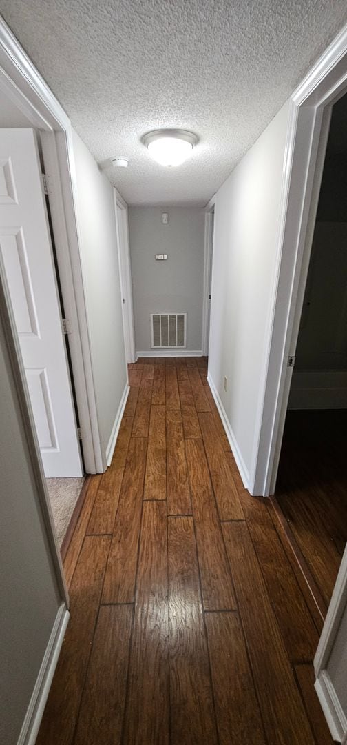 Building Photo - Stop Looking, Start Living!! Apply today